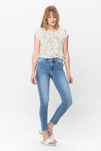 Load image into Gallery viewer, Judy Blue Mid Rise Vintage Skinny
